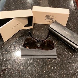 Burberry sun glasses